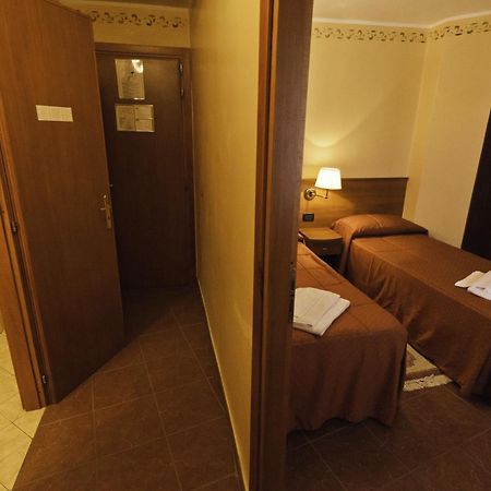 Hotel Relais Des Alpes Oulx Стая снимка