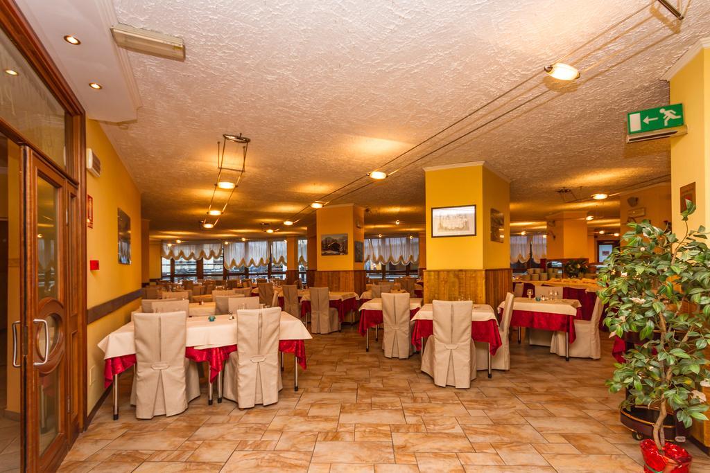 Hotel Relais Des Alpes Oulx Екстериор снимка
