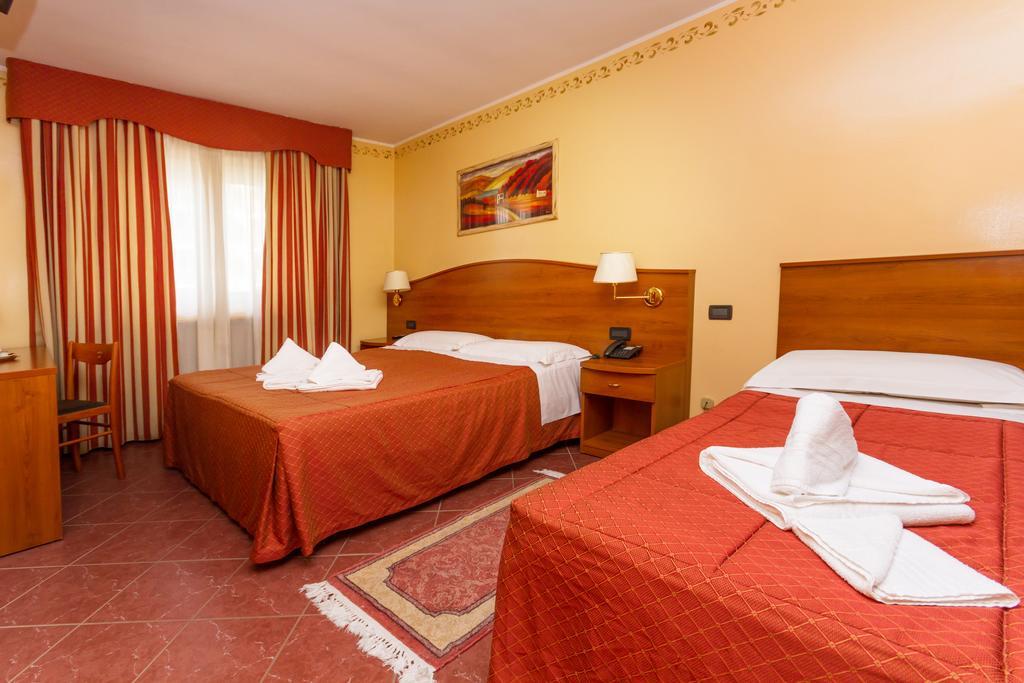 Hotel Relais Des Alpes Oulx Стая снимка